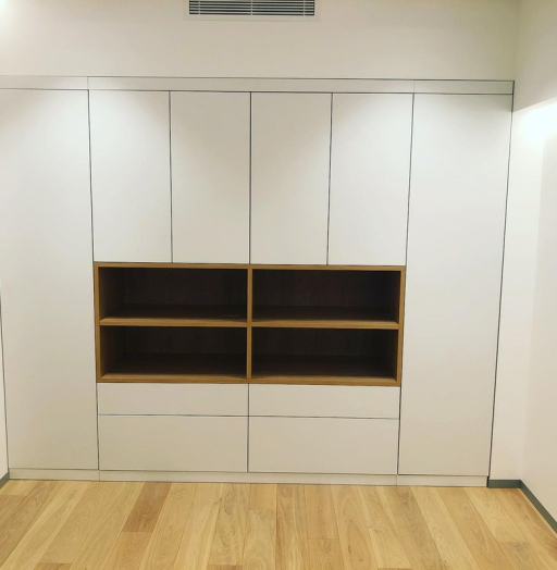 Встроенные распашные шкафы-Встраиваемый распашной шкаф на заказ «Модель 5»-фото2